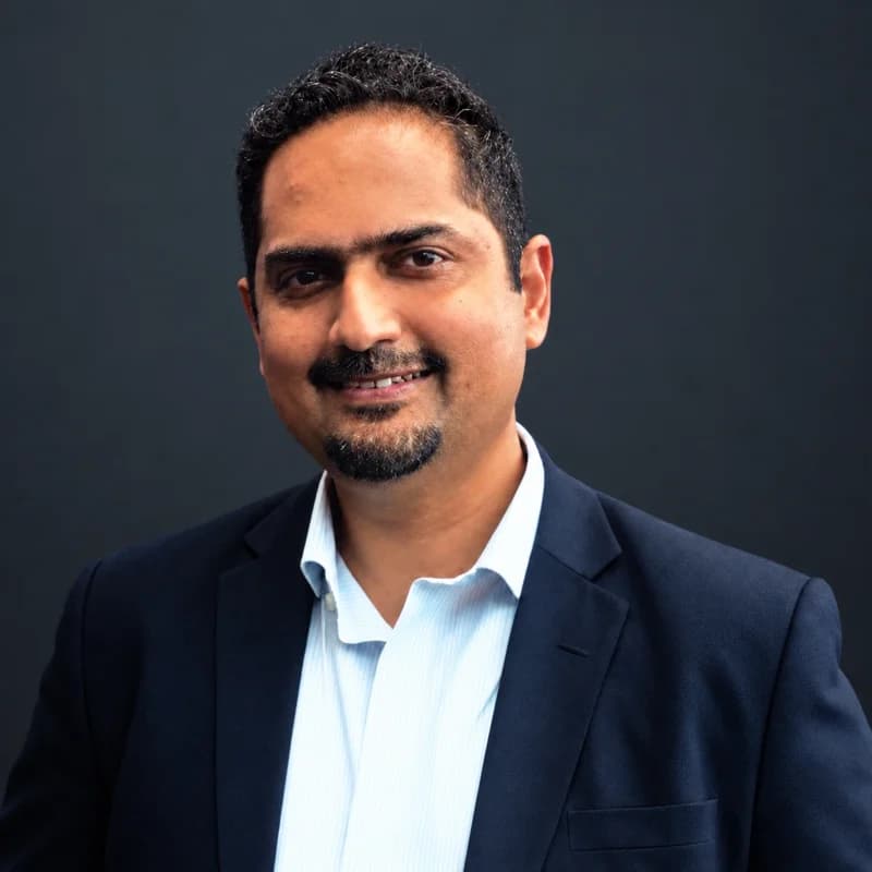 Portrait of Dr. Kamran Iqbal